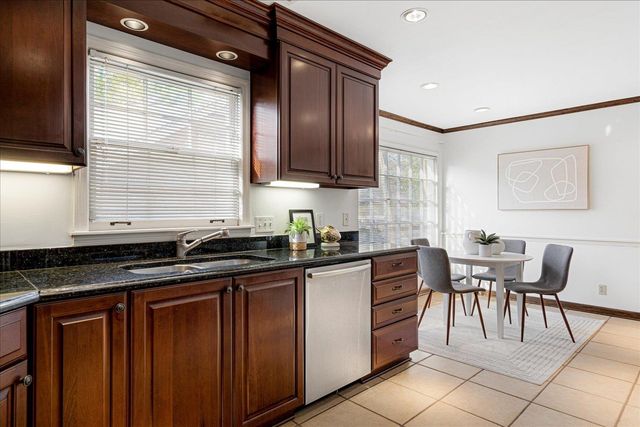 130 GREENBRIAR DR, Memphis, TN 38117