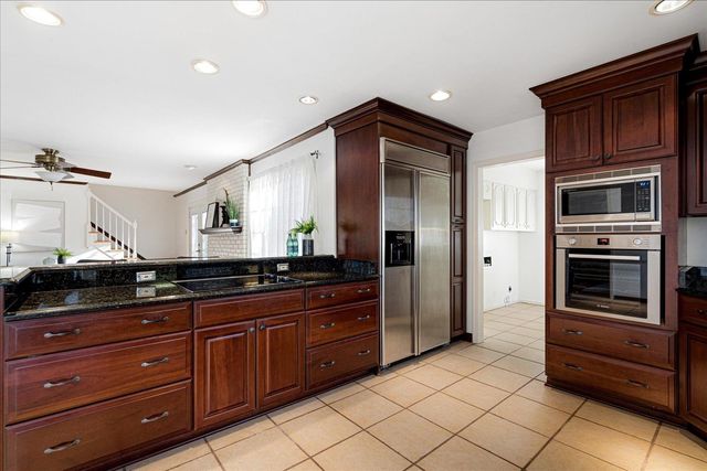 130 GREENBRIAR DR, Memphis, TN 38117