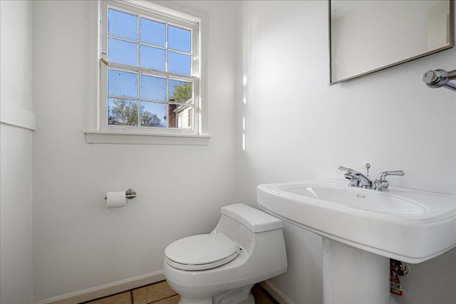 130 GREENBRIAR DR, Memphis, TN 38117