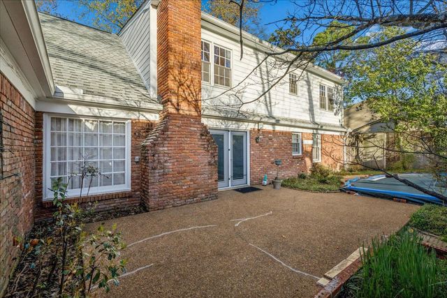 130 GREENBRIAR DR, Memphis, TN 38117