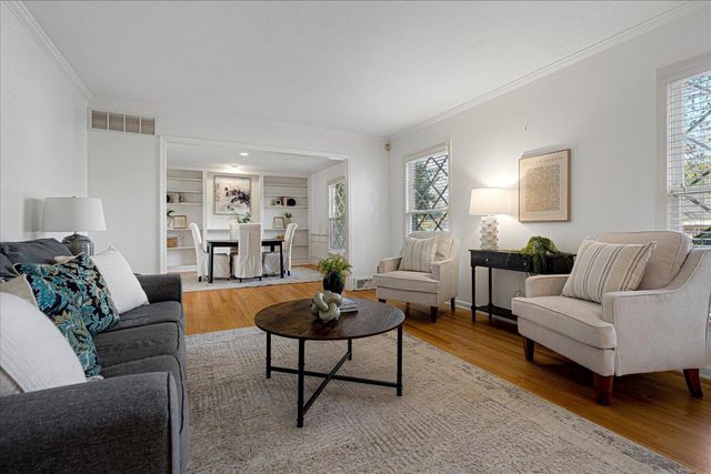 130 GREENBRIAR DR, Memphis, TN 38117