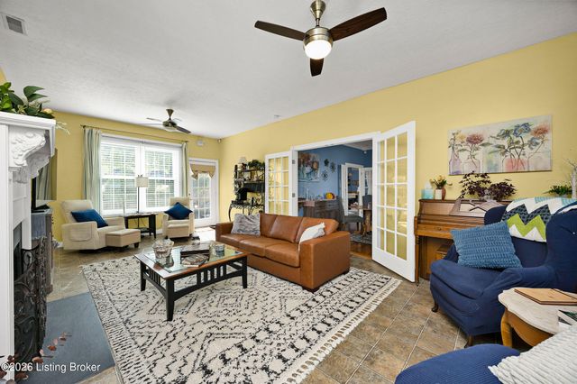 110 Holy Cross Rd, Loretto, KY 40037