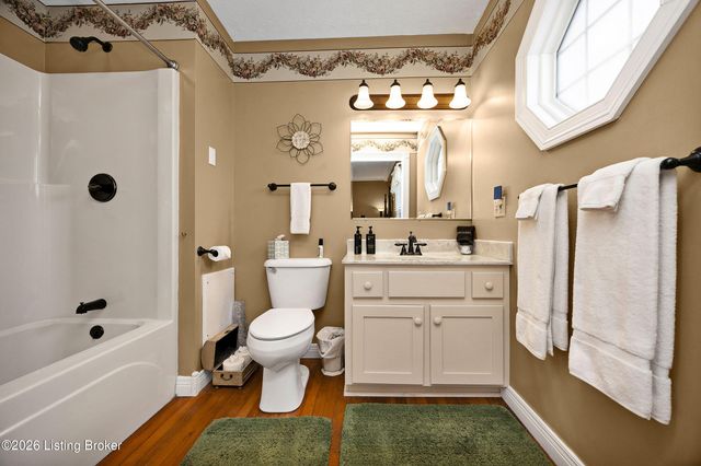 110 Holy Cross Rd, Loretto, KY 40037
