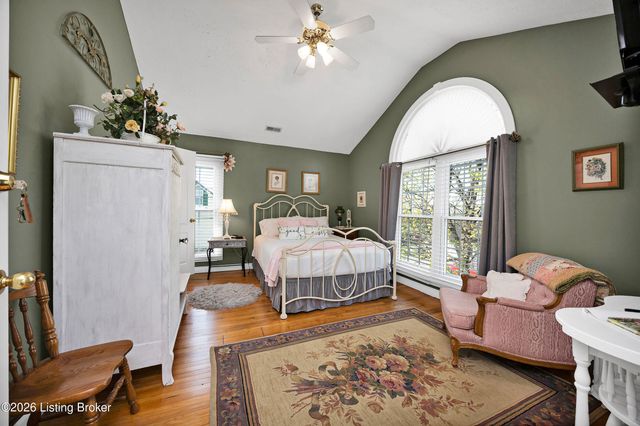 110 Holy Cross Rd, Loretto, KY 40037