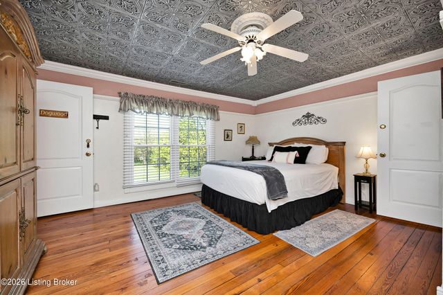 110 Holy Cross Rd, Loretto, KY 40037
