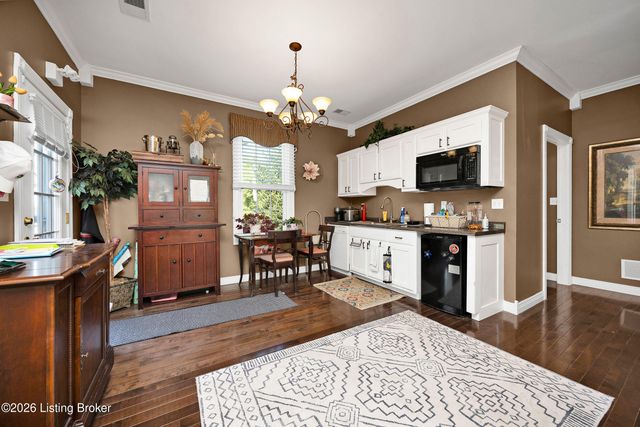 110 Holy Cross Rd, Loretto, KY 40037