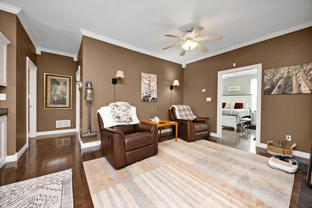 110 Holy Cross Rd, Loretto, KY 40037