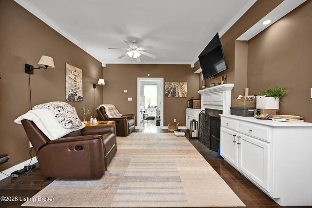 110 Holy Cross Rd, Loretto, KY 40037