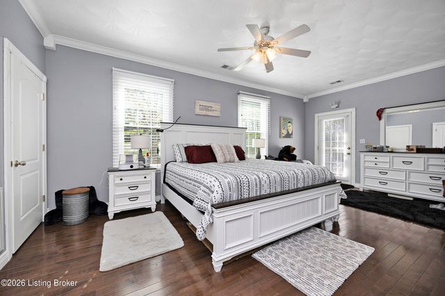 110 Holy Cross Rd, Loretto, KY 40037