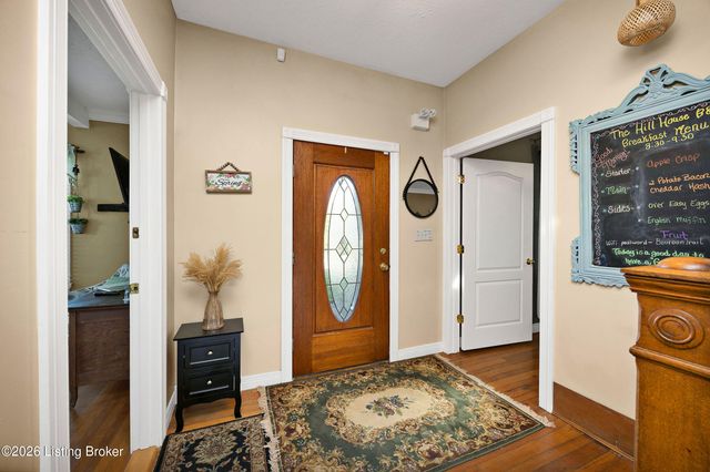 110 Holy Cross Rd, Loretto, KY 40037