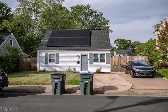 128 MARTIN DR, Manassas Park, VA 20111