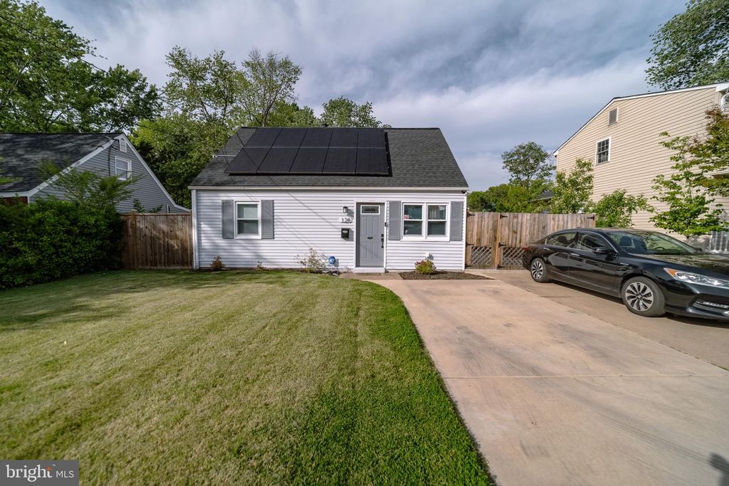 128 MARTIN DR, Manassas Park, VA 20111
