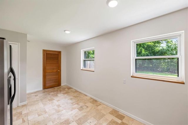 6305 W 82nd Terrace, Prairie Village, KS 66204