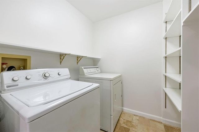 6305 W 82nd Terrace, Prairie Village, KS 66204