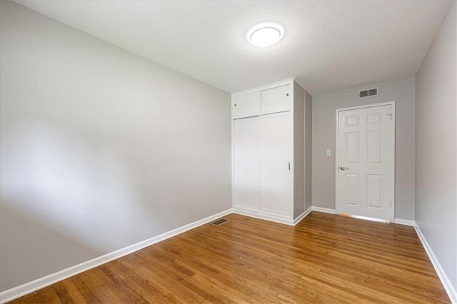 6305 W 82nd Terrace, Prairie Village, KS 66204