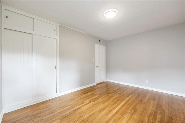6305 W 82nd Terrace, Prairie Village, KS 66204