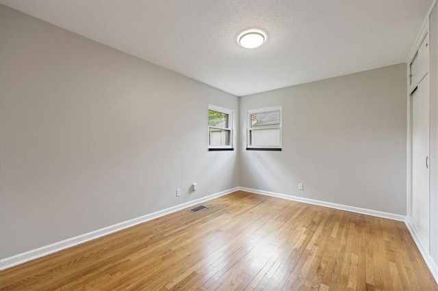 6305 W 82nd Terrace, Prairie Village, KS 66204