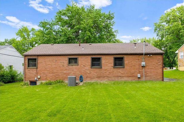 6305 W 82nd Terrace, Prairie Village, KS 66204