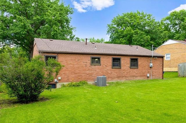 6305 W 82nd Terrace, Prairie Village, KS 66204