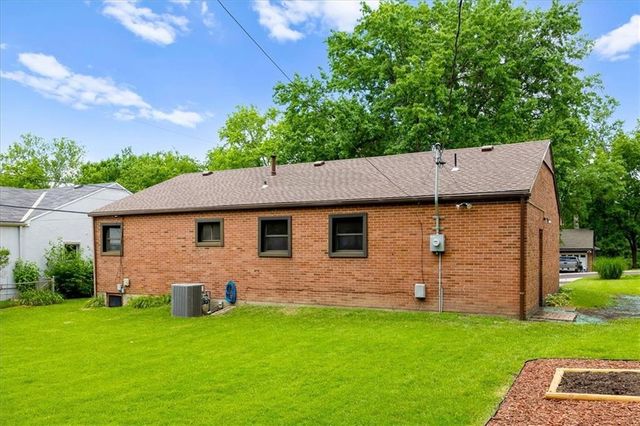 6305 W 82nd Terrace, Prairie Village, KS 66204