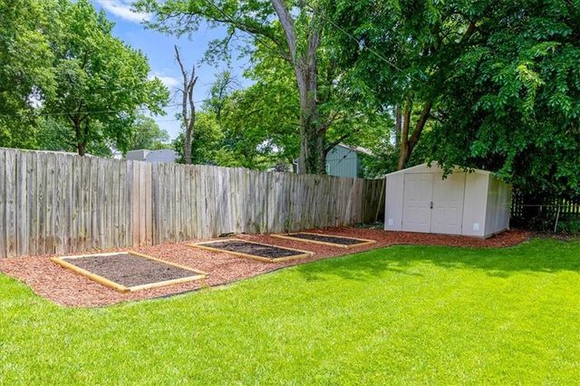 6305 W 82nd Terrace, Prairie Village, KS 66204