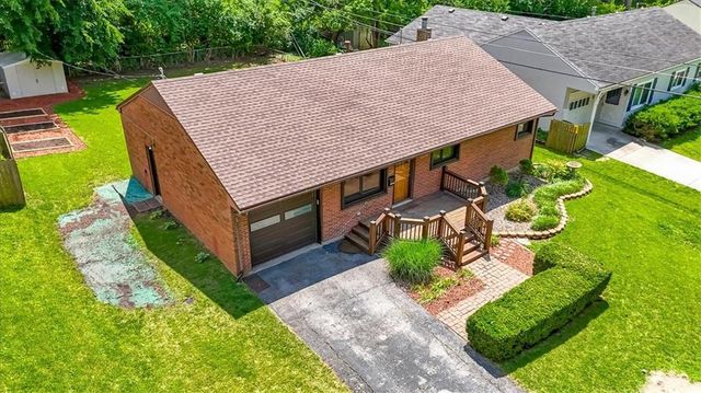 6305 W 82nd Terrace, Prairie Village, KS 66204