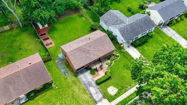 6305 W 82nd Terrace, Prairie Village, KS 66204