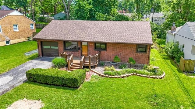 6305 W 82nd Terrace, Prairie Village, KS 66204