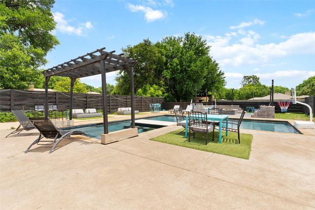 5100 Murphy Road, Sachse, TX 75048