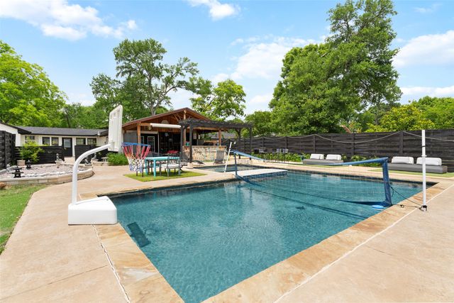 5100 Murphy Road, Sachse, TX 75048