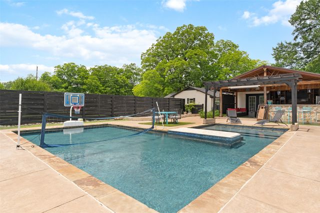 5100 Murphy Road, Sachse, TX 75048