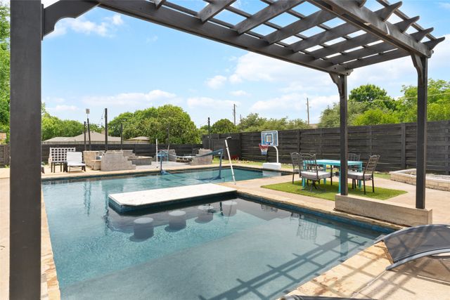 5100 Murphy Road, Sachse, TX 75048