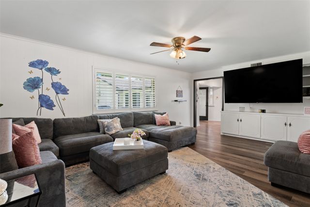 5100 Murphy Road, Sachse, TX 75048