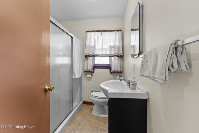 8306 Aspen Ave, Louisville, KY 40258