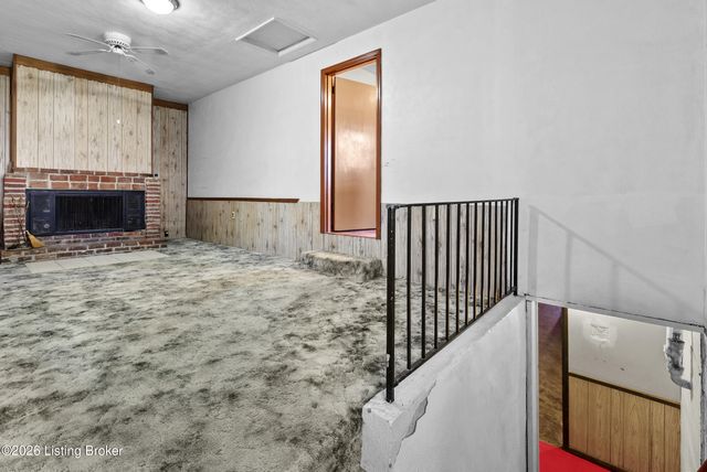 8306 Aspen Ave, Louisville, KY 40258