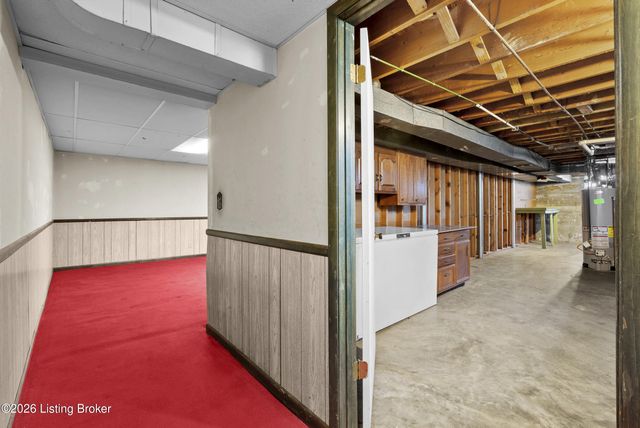 8306 Aspen Ave, Louisville, KY 40258