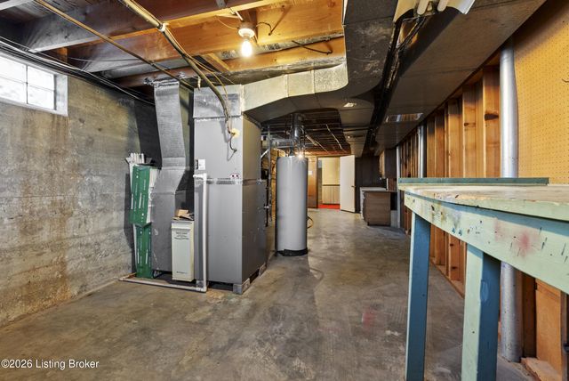 8306 Aspen Ave, Louisville, KY 40258