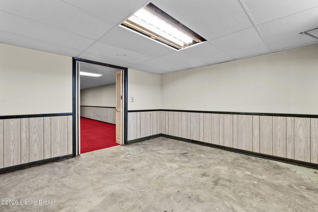 8306 Aspen Ave, Louisville, KY 40258