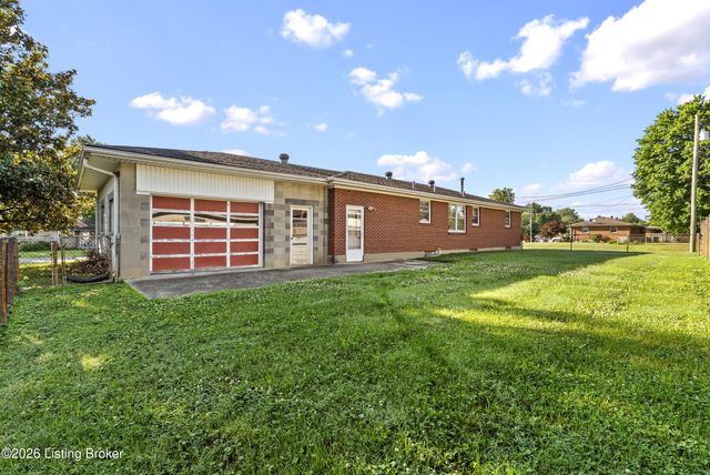 8306 Aspen Ave, Louisville, KY 40258