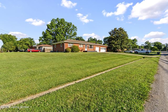 8306 Aspen Ave, Louisville, KY 40258