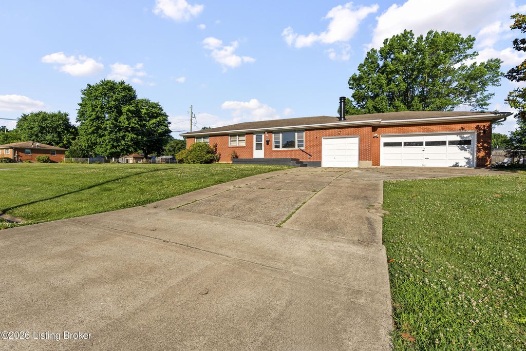 8306 Aspen Ave, Louisville, KY 40258