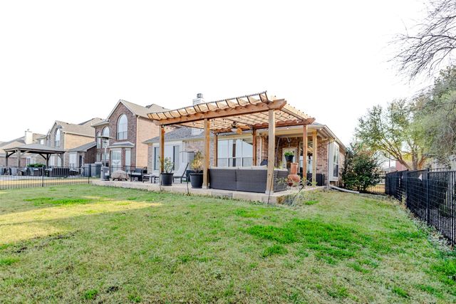 2725 Thorncreek Lane, Fort Worth, TX 76177