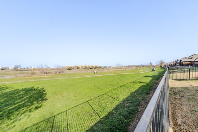 2725 Thorncreek Lane, Fort Worth, TX 76177