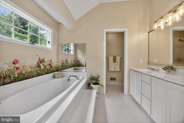 646 PERIMETER DR, Downingtown, PA 19335