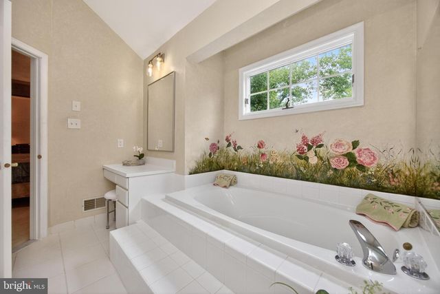 646 PERIMETER DR, Downingtown, PA 19335