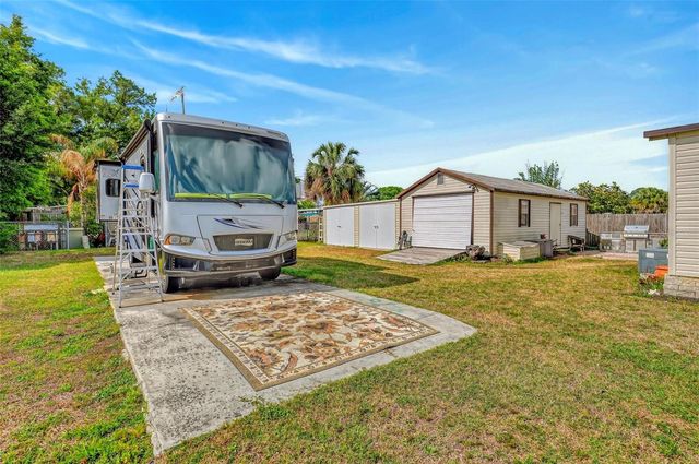 5419 GOLDEN GATE BOULEVARD, Polk City, FL 33868