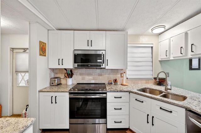 5419 GOLDEN GATE BOULEVARD, Polk City, FL 33868