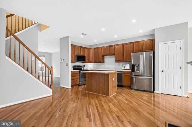 2461 ROLLING PLAINS DR, Herndon, VA 20171