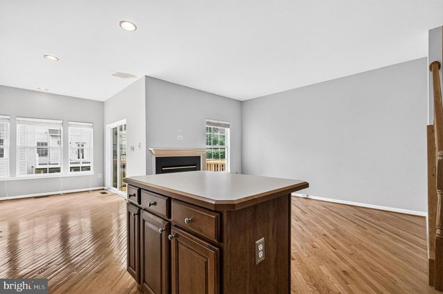 2461 ROLLING PLAINS DR, Herndon, VA 20171