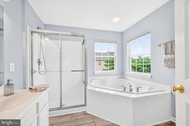 2461 ROLLING PLAINS DR, Herndon, VA 20171